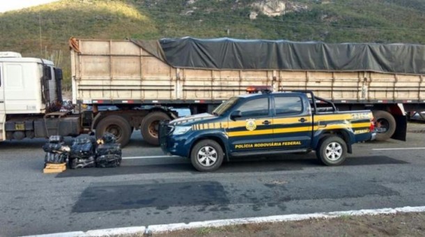 PRF apreende quase 500 quilos de maconha com pai e filho em Jequié